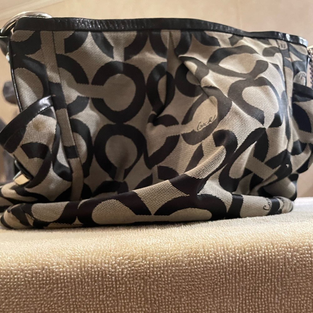 Coach Black and Cream Signature Shoulder Bag
